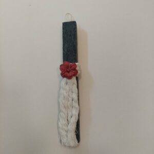 Πασχαλινή Λαμπάδα Μαύρη με Κόκκινο Λουλούδι και Κρόσσι