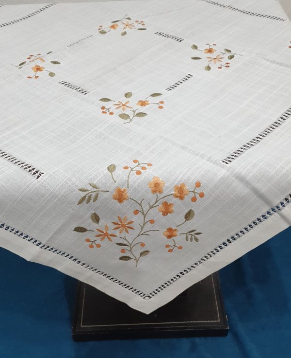 Καρεδάκι Τραπεζιού με Κοφτό Κέντημα 86x86cm